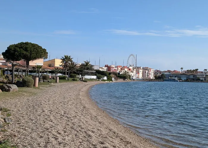 Будинок відпочинку Charmante Maison Bord De Avec Vue Sur Le Port